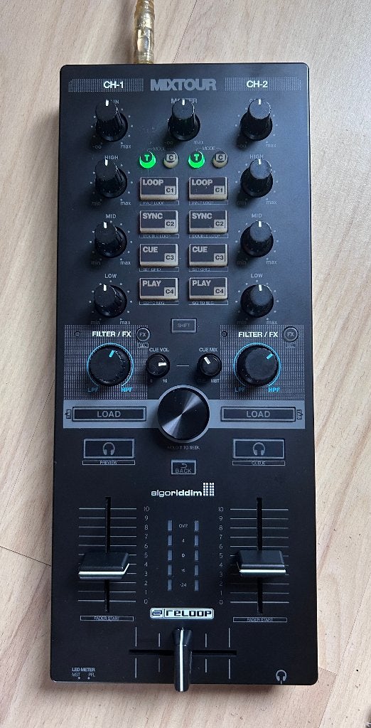 Reloop Mixtour, Ophalen of Verzenden, Zo goed als nieuw, Dj-set, Reloop