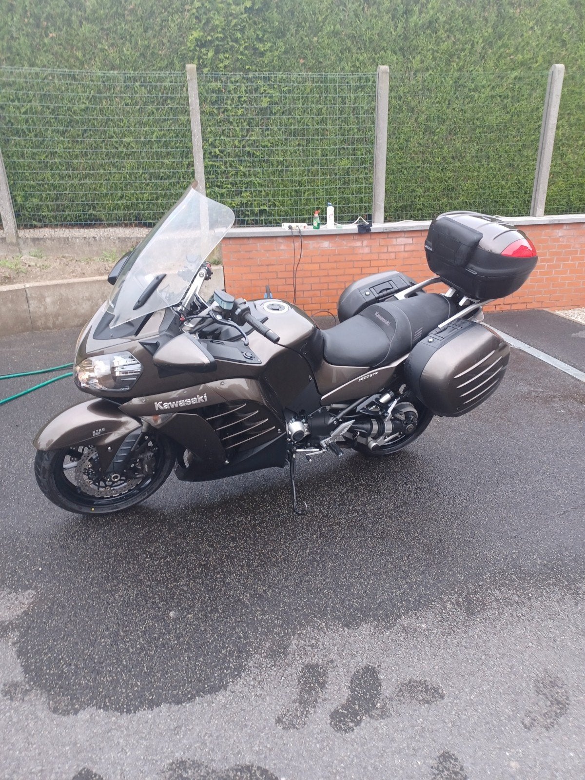 kawasaki Gtr1400, Particulier