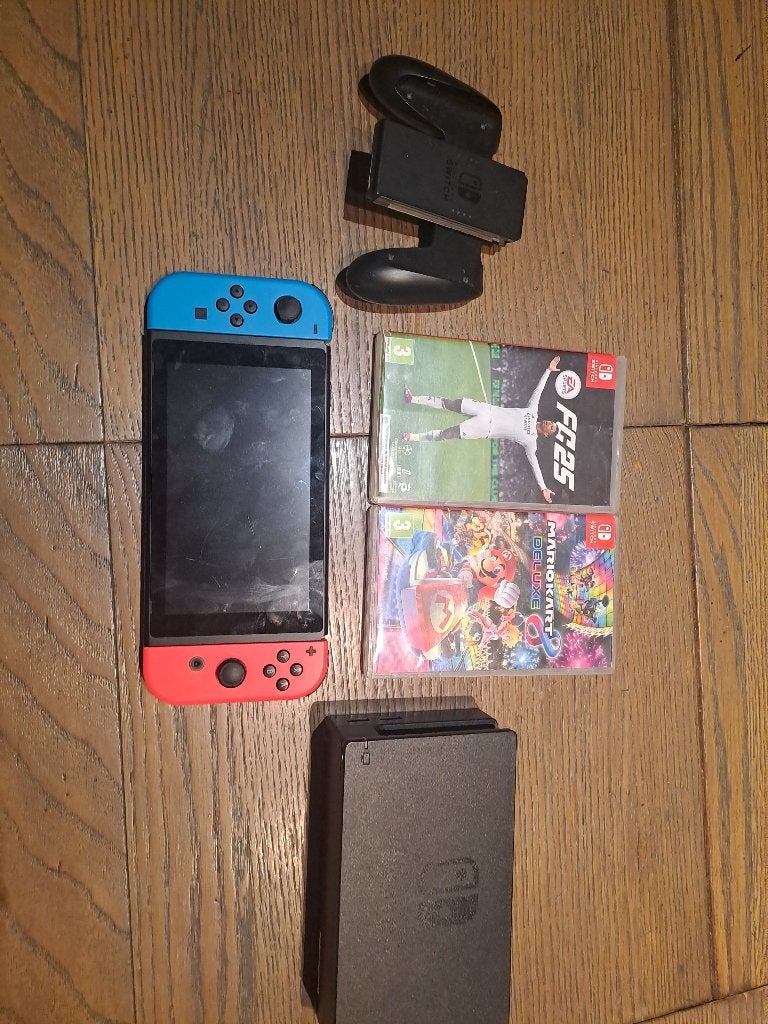 Nintendo switch met mariokart, fc25, nintendo switch sports, Consoles de jeu & Jeux vidéo, Enlèvement, Comme neuf