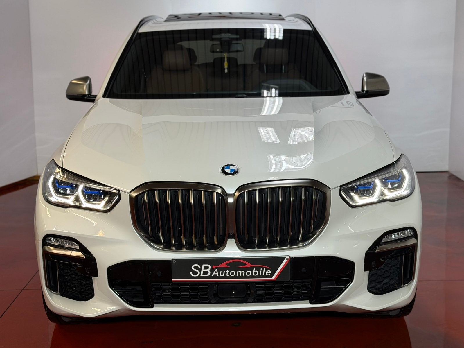 BMW X5 M M50 dAS AdBlue // TOIT-PANO // LASER // GARANTIE //, Automaat, 2993 cc, Wit, Bedrijf