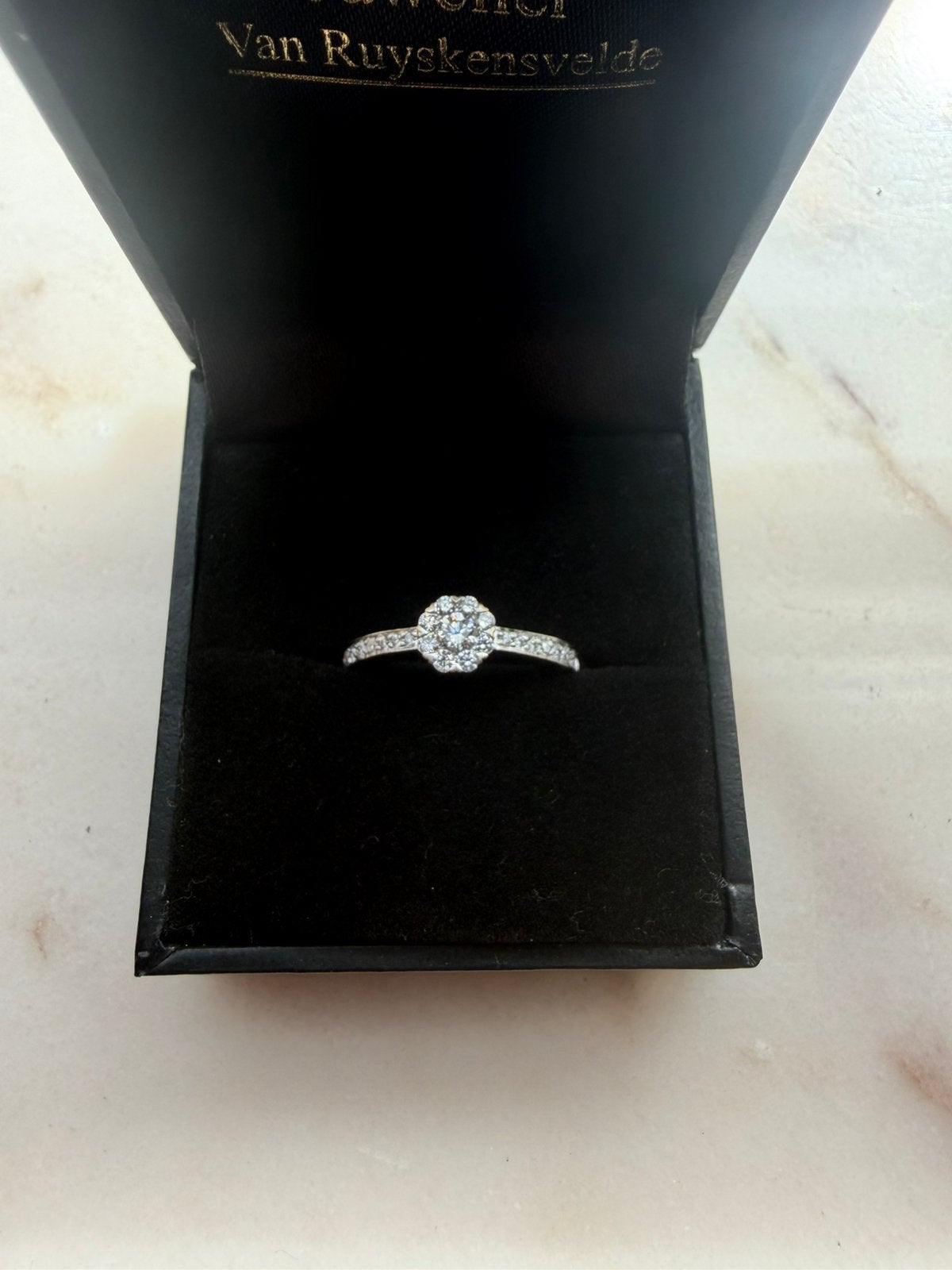 18kt witgouden ring met diamanten., Ophalen, Wit, Zo goed als nieuw, Met edelsteen