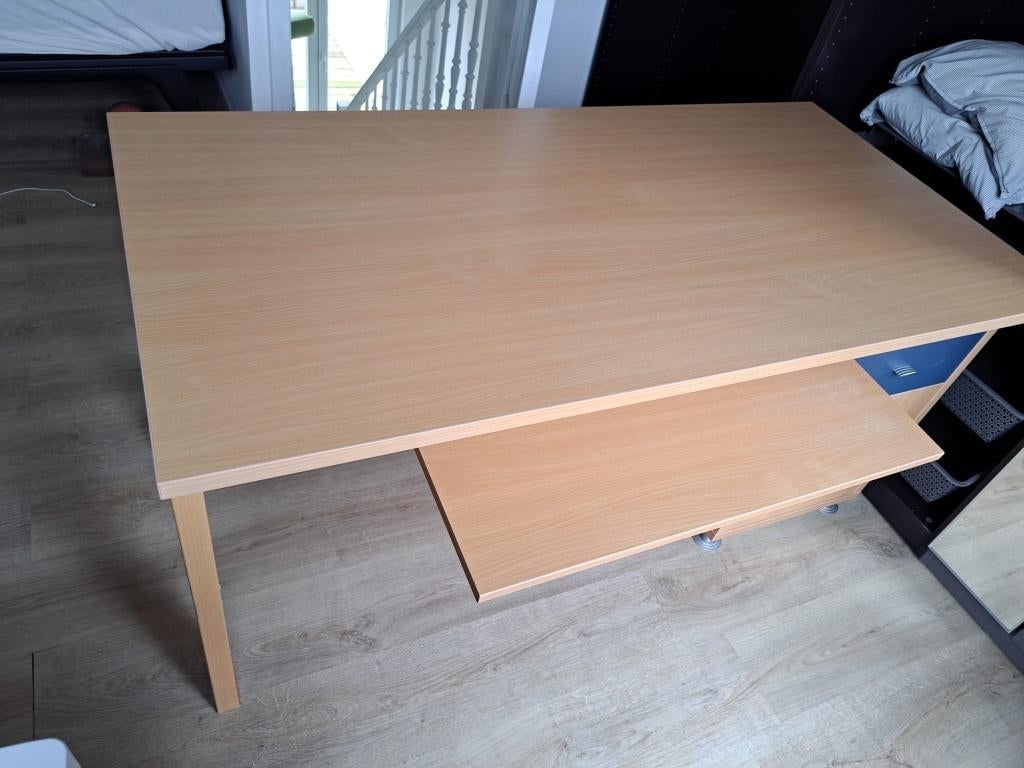 Grand bureau robuste (160 cm x 80 cm), Scandinave, Autres marques, Bureau d'ordinateur, Enlèvement
