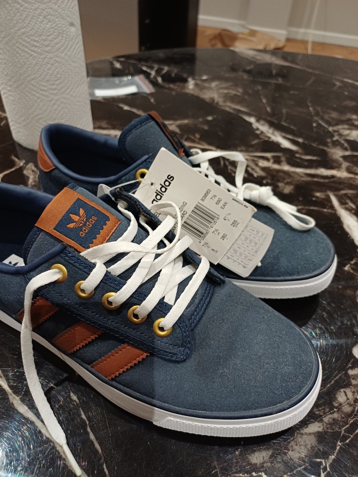ADIDAS KIEL - NIEUW, NOOIT GEDRAGEN - MAAT 41 ½, Ophalen, Blauw, Nieuw, Adidas