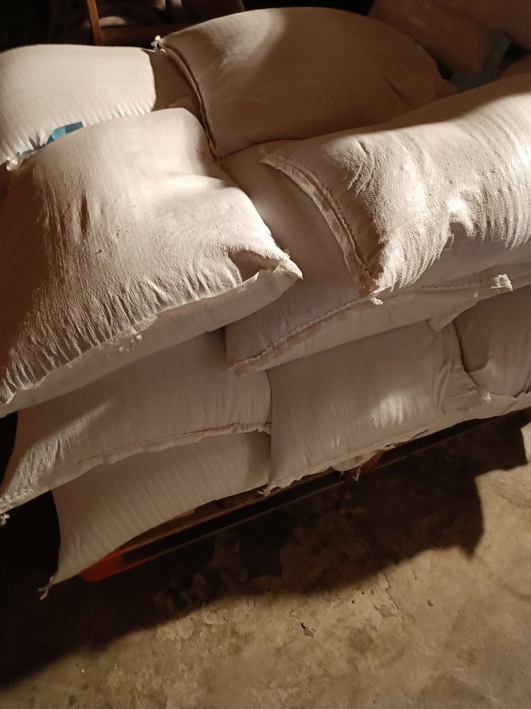 nourriture pour l'élevage de volailles 0499 08 23 81, Animaux & Accessoires, Volatiles | Accessoires, Enlèvement, Neuf, Abreuvement et Alimentation