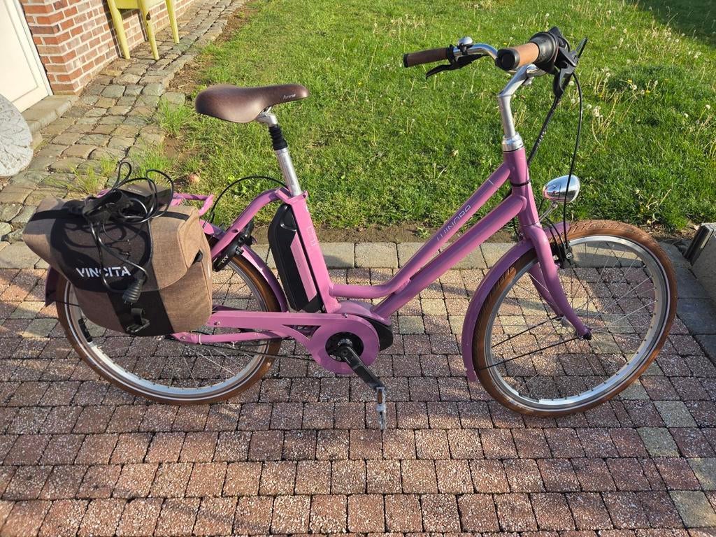 Maat 46 kleur roze, Fietsen en Brommers, Nieuw, Minder dan 47 cm, 50 km per accu of meer, Ophalen