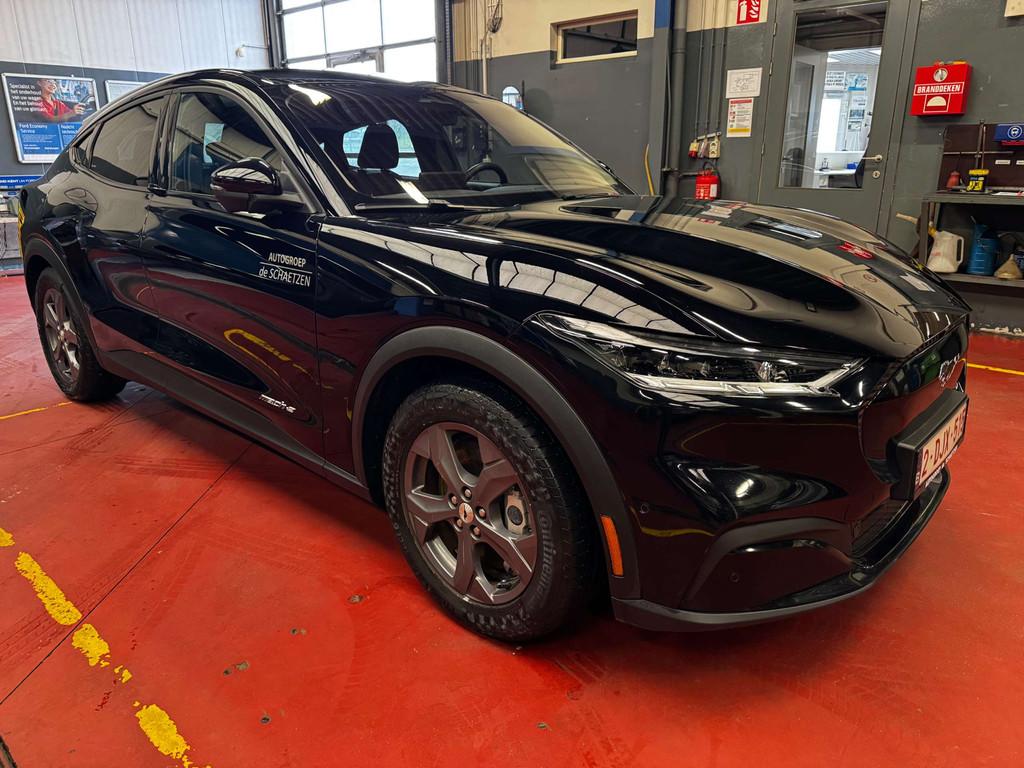 Ford Mustang Mach-E Mach E Base STD Range RWD 75Kwh, Gebruikt, Zwart, 300 pk, Zwart