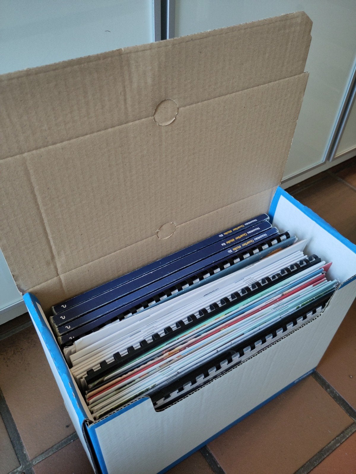 Boîtes d'archives A4 - pour travail scolaire, administration, Divers, Accessoires de bureau, Neuf, Enlèvement