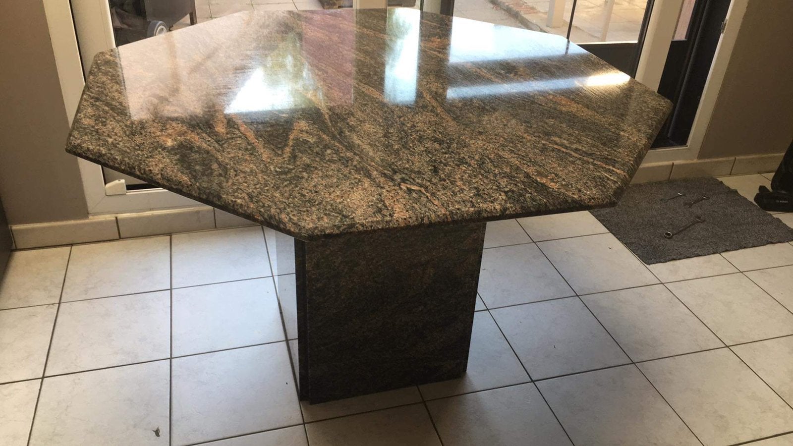 Eettafel graniet 1m20 x 1m20, Ophalen, Overige materialen, 100 tot 150 cm, Zo goed als nieuw
