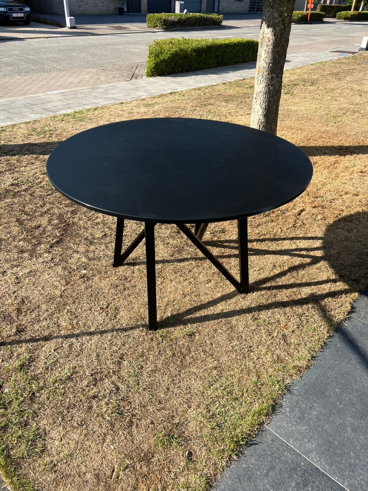 Ronde Eettafel Zwart Ø 120– Metalen Vlinderpoot, Ophalen, Zo goed als nieuw