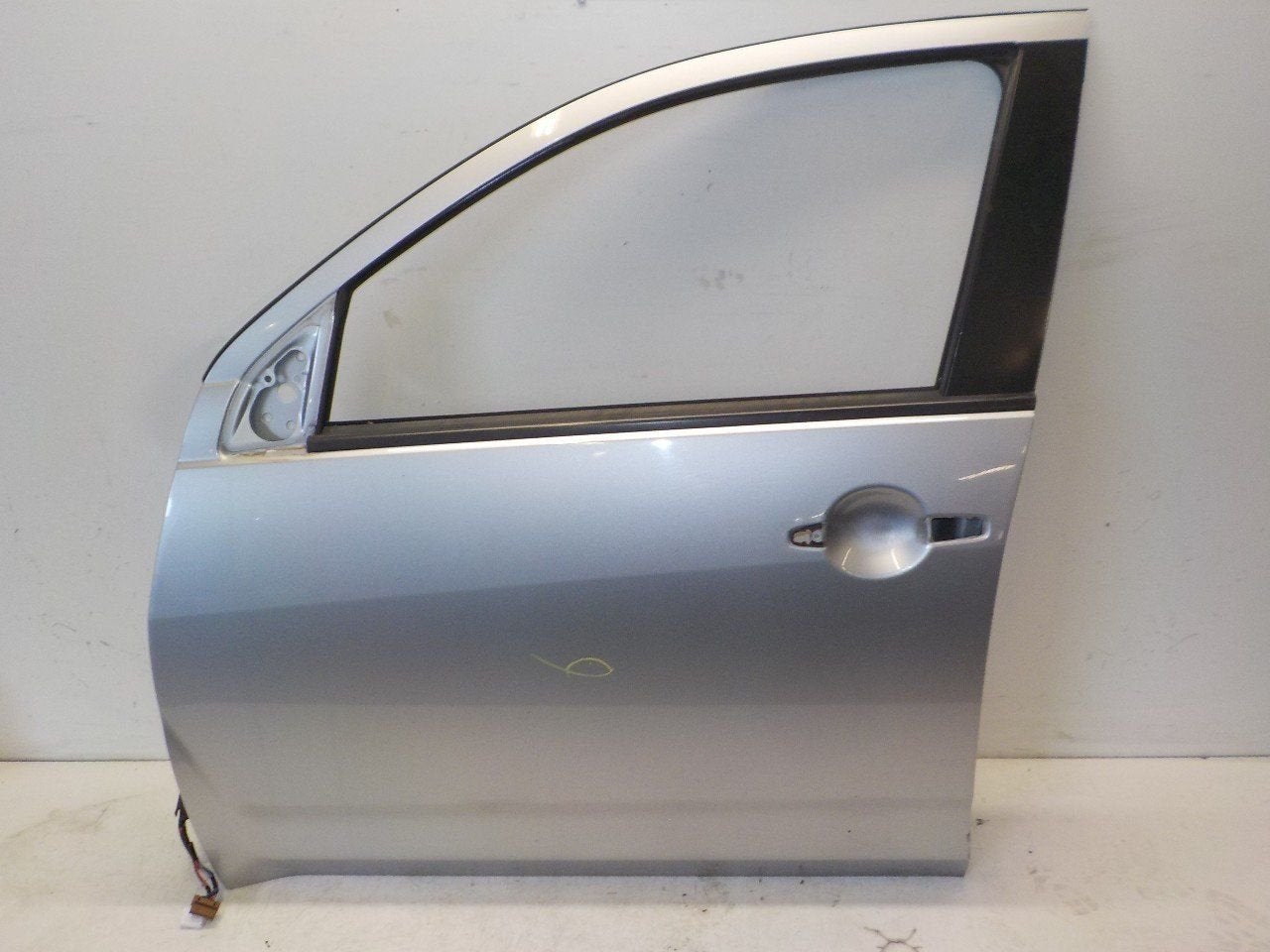 Portier links voor Peugeot 4007, Onderdelen@venauto.nl, Van der Ven Autorecycling B.V., Citroën, Ettenseweg 76, 4706 PB Roosendaal, The Netherlands