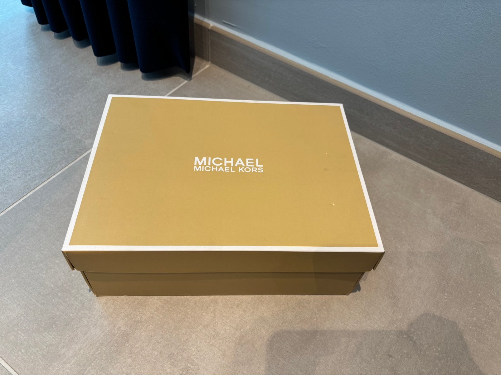 Michael Kors - Brinkley Leather Sandal (36,5), Vêtements | Femmes, Michael Kors, Enlèvement ou Envoi, Comme neuf, Sandales et Mûles