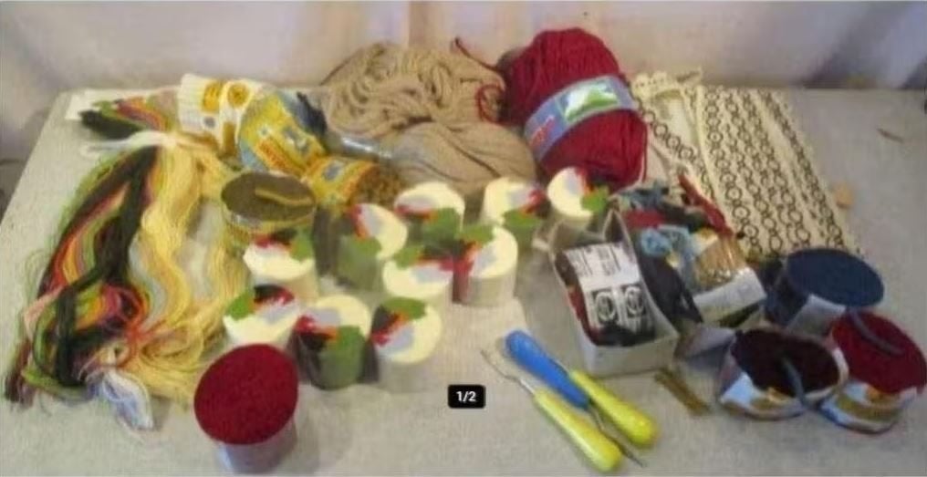 Mooi Partij Wol en ander Borduur materiaal, Hobby en Vrije tijd, Borduren en Borduurmachines, Ophalen of Verzenden, Zo goed als nieuw