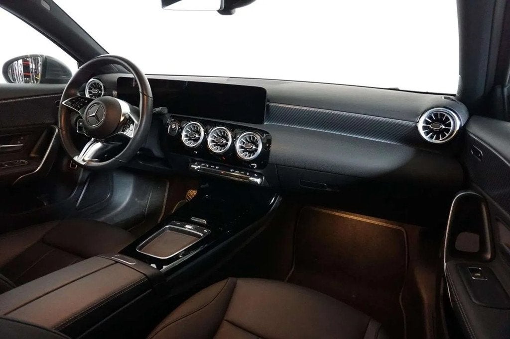 Mercedes-Benz A-CLASS 250 (automatique), Autos, Cuir, Achat, Euro 6, Noir