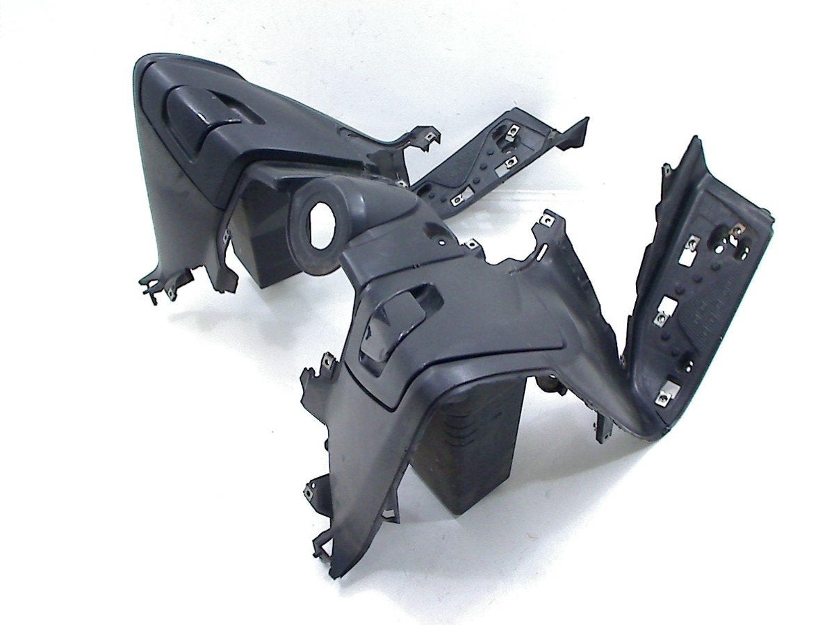 BOUCLIER DE JAMBE Yamaha XP 500 T-MAX 2008-2011 (XP500 4B5), Motos, Dhr. S. di Majo, Utilisé, Info@cama-motorparts.nl, P.J. Troelstraweg 8 8
3144 CX  MAASSLUIS, NL
