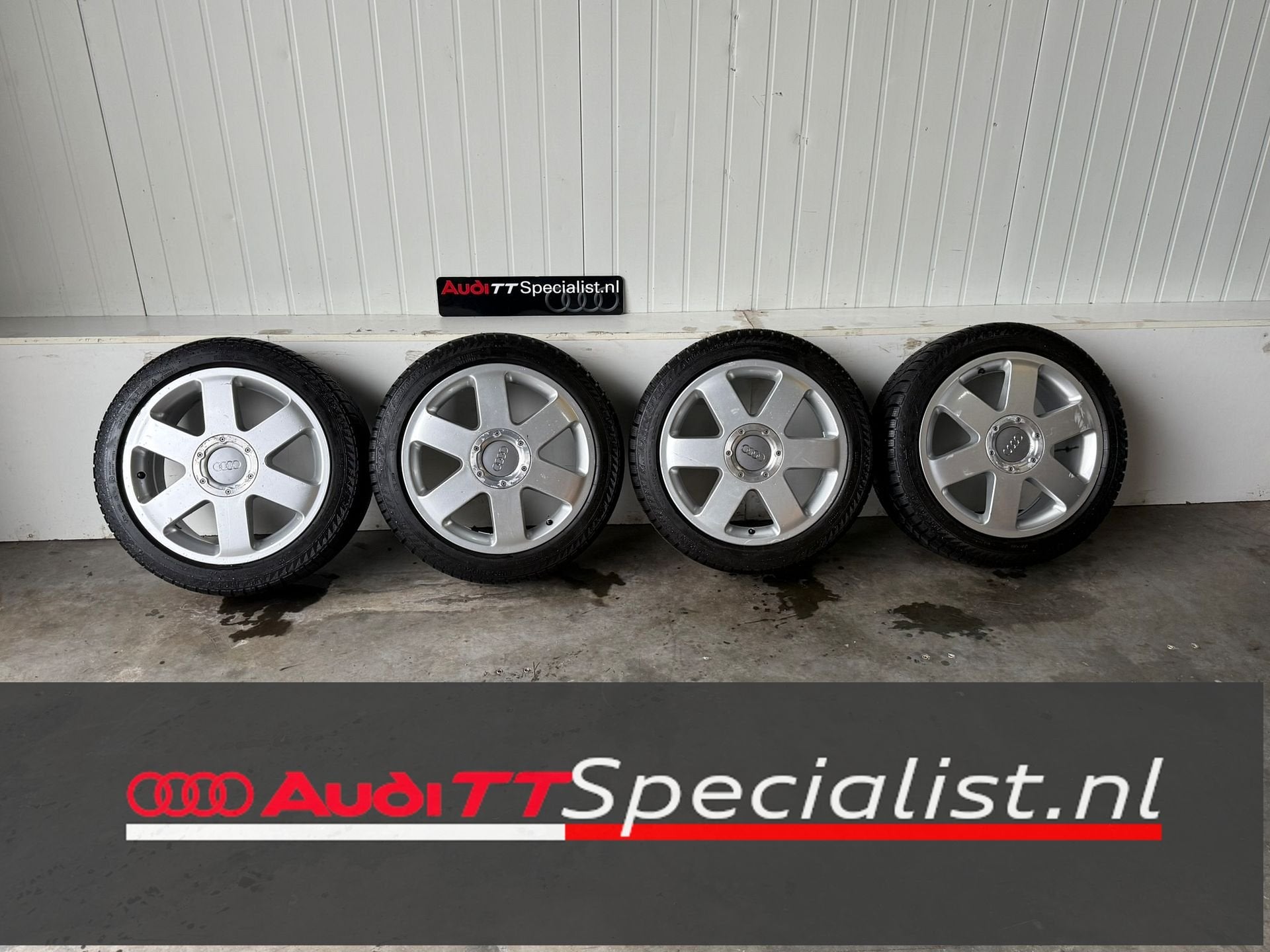 Winterbandenset 17 inch op OEM velgen Audi TT MK1 5x100, Autos : Pièces & Accessoires, Pneus et Jantes, Pneus hiver, -, Véhicule de tourisme