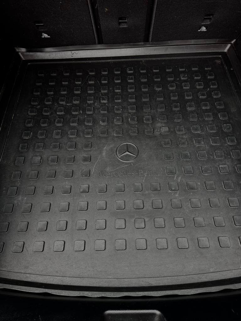 Tapis de coffre mercedes, Enlèvement, Comme neuf