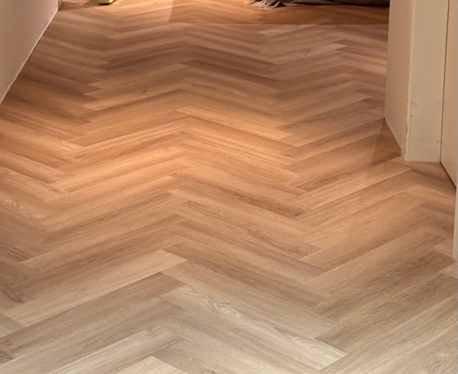 Ambiant spigato beige visgraat plak pvc, Maison & Meubles, Ameublement | Revêtements de sol, Neuf, Beige, 10 à 25 m², Enlèvement