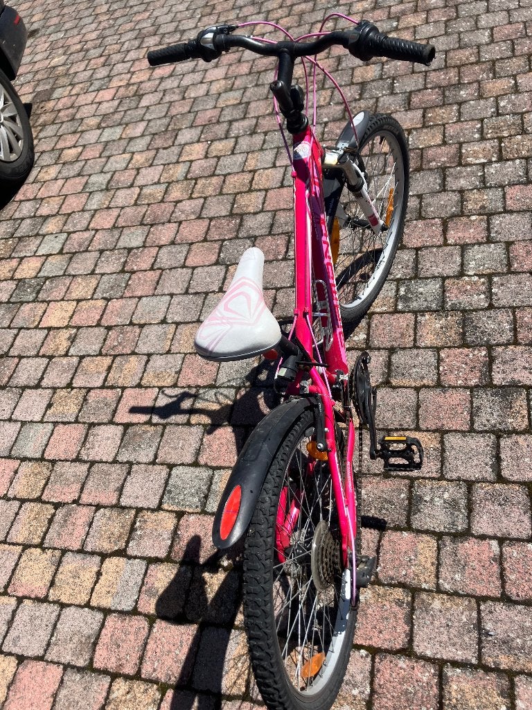 Vélo fille 24 pouces, Fietsen en Brommers, Fietsen | Meisjes, Ophalen, Velgrem, Versnellingen, Dialmond