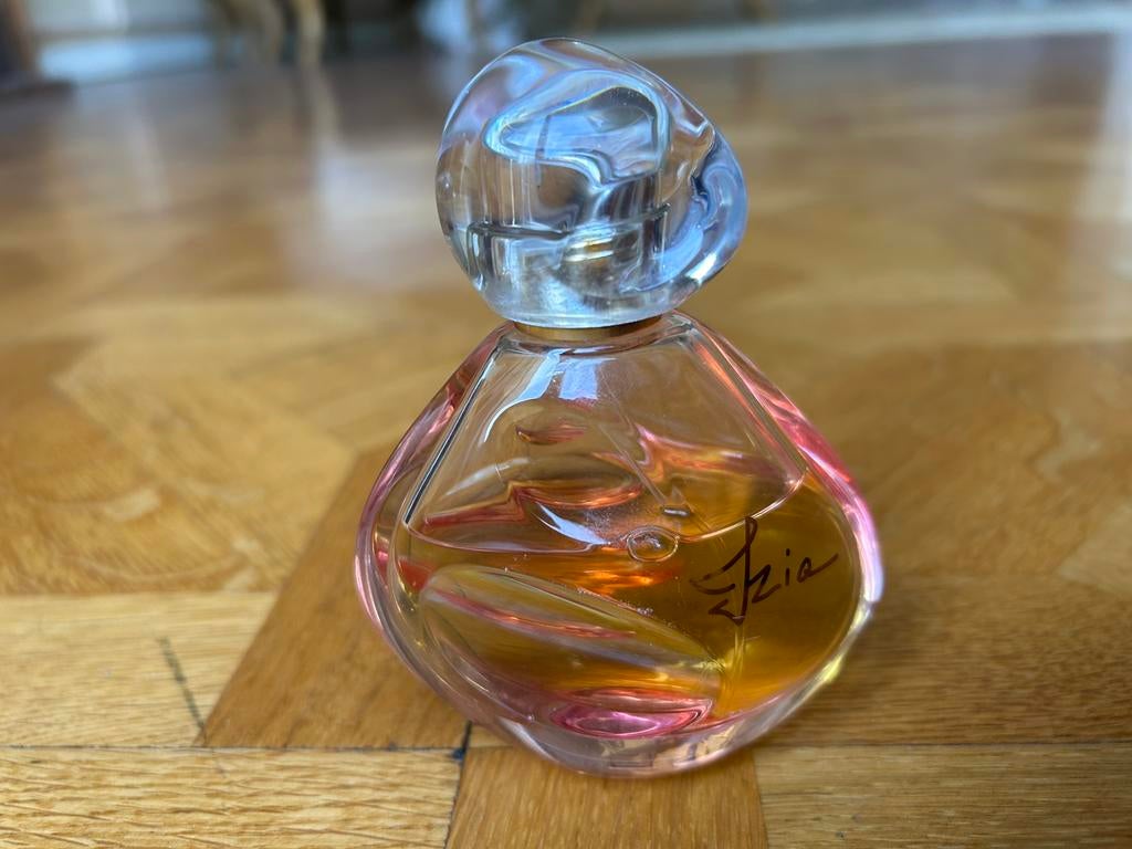 Parfum Izia eau de parfum de Sisley 50 ml entamé, Verzamelen, Parfumverzamelingen, Ophalen of Verzenden, Zo goed als nieuw