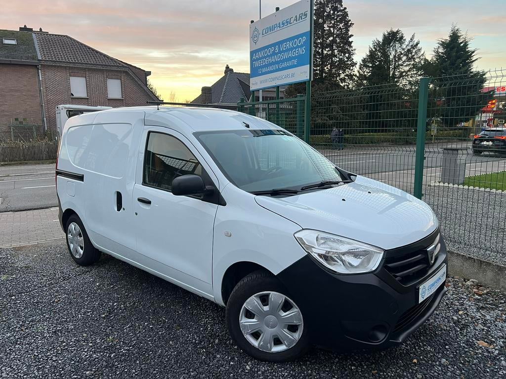 Dacia Dokker 1.5 dci diesel, Lichte vracht, 2016 + keuring, Dacia, Euro 5, Stof, Zwart