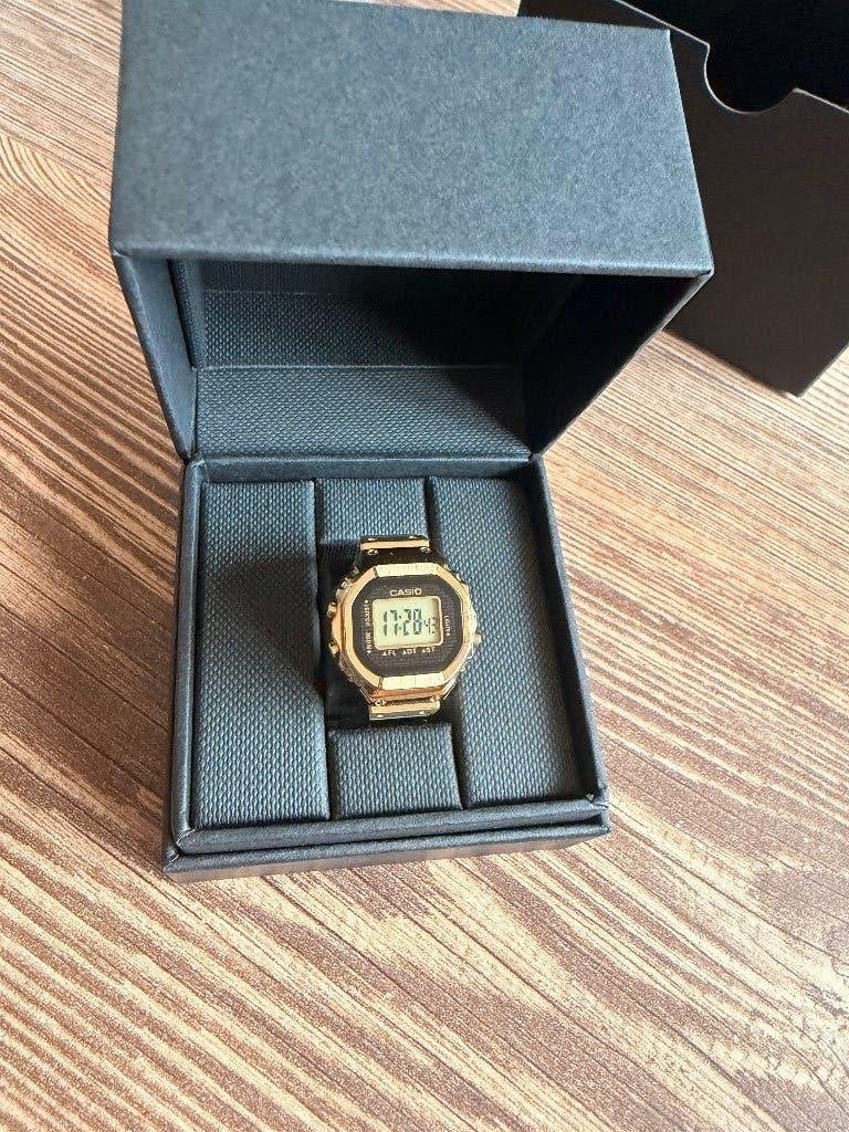 Casio ring horloge goudkleur, IJzer of Staal, Nieuw, Ophalen of Verzenden, Dame of Heer