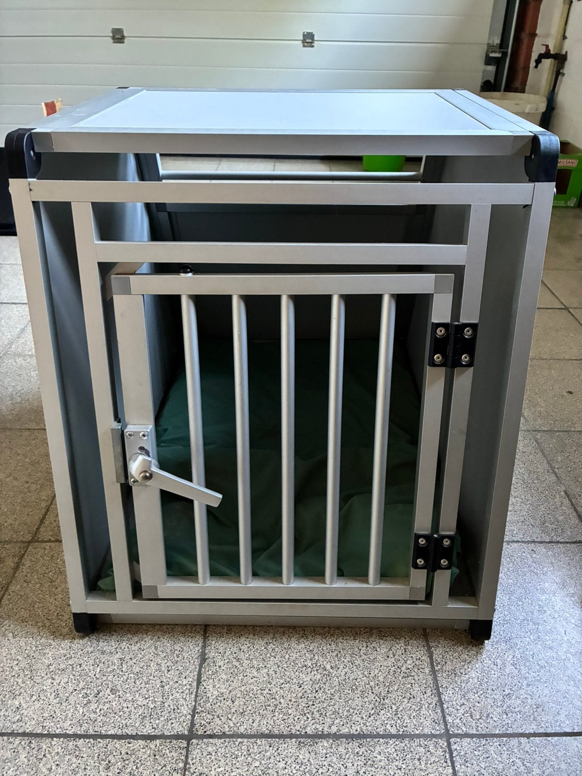 Aluminium autobench M-L 80x55x62 cm, Dieren en Toebehoren, Hondenhokken, Ophalen, Zo goed als nieuw