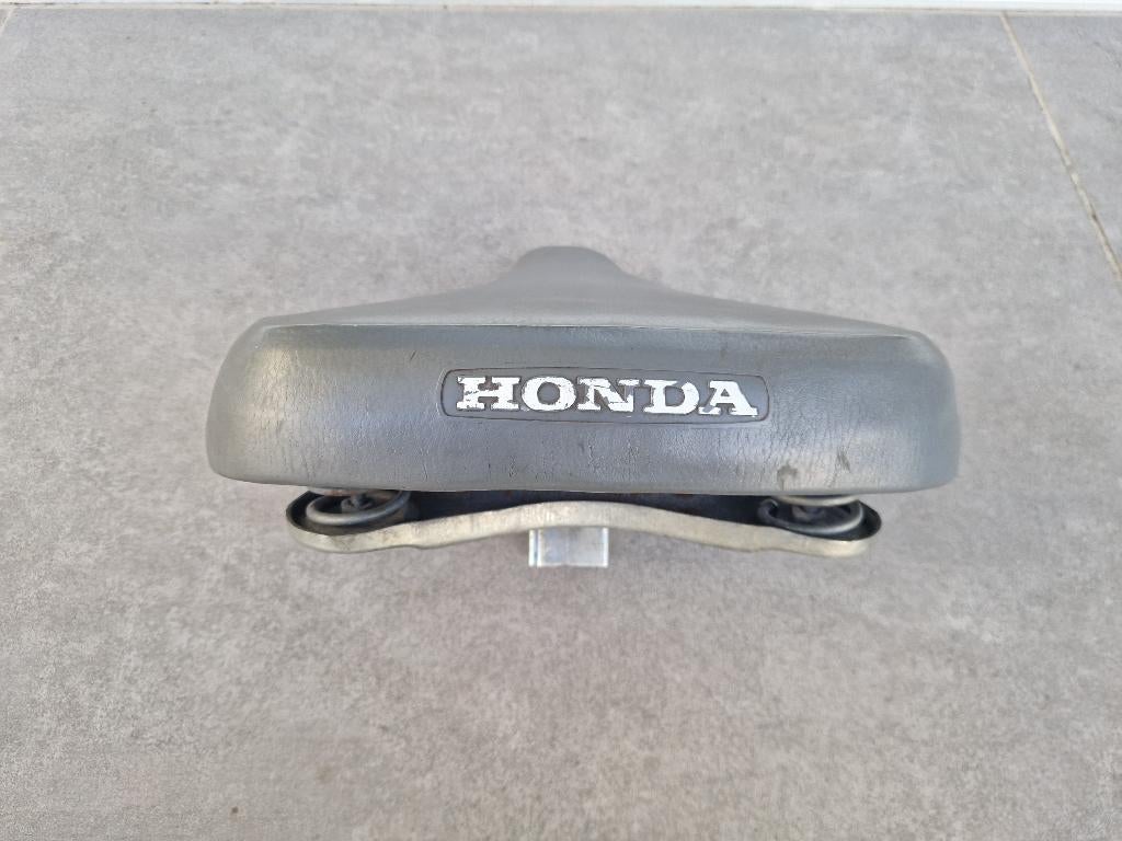 Mooi grijs zadel Honda Camino, Ophalen of Verzenden, Zo goed als nieuw, Zadel, Honda Camino