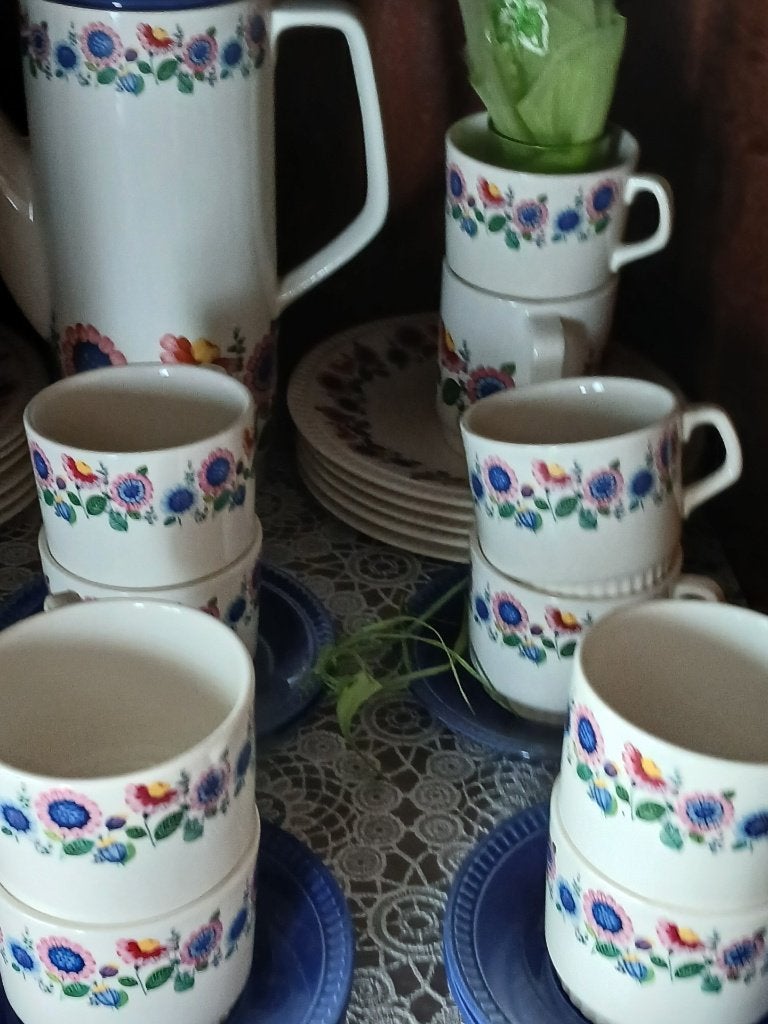Ancien service à cafè, Enlèvement