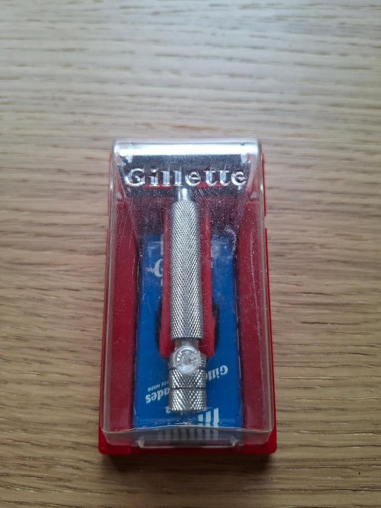 fusée Gillette, Enlèvement, Comme neuf, Tout le visage, Soins