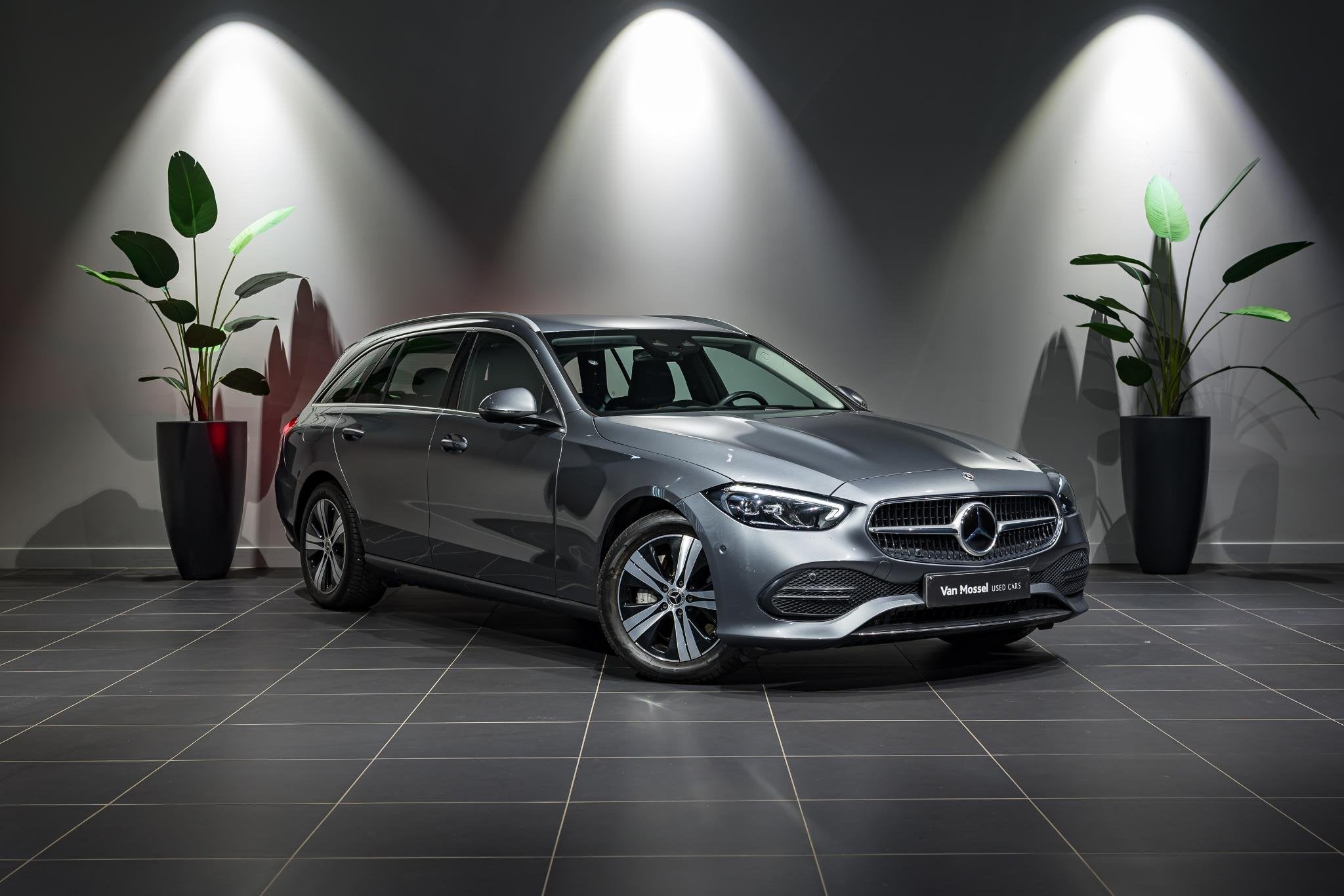 Mercedes-Benz C-klasse Estate C 300 e Luxury Line AMBIENT LI, Automaat, 4 cilinders, 313 pk, Bedrijf