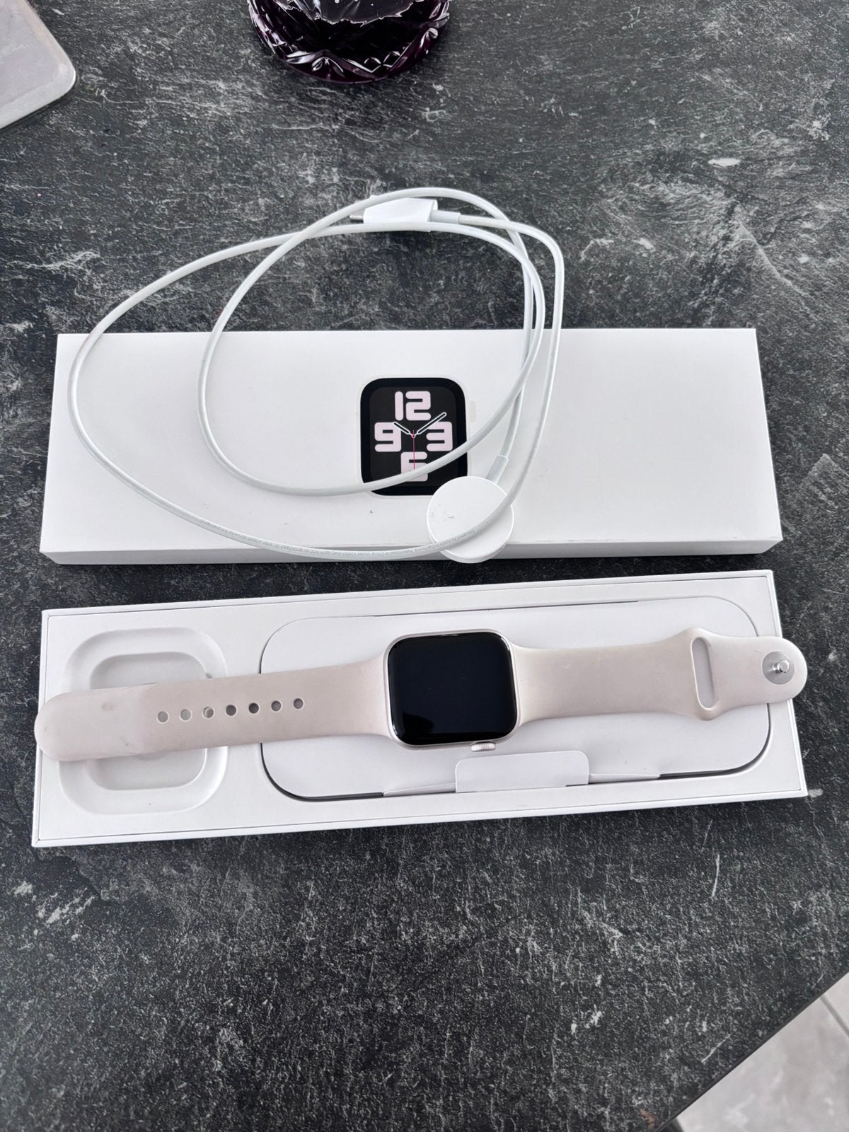 Apple watch SE gen 2 40 mm, Handtassen en Accessoires, Smartwatches, Ophalen, Zo goed als nieuw