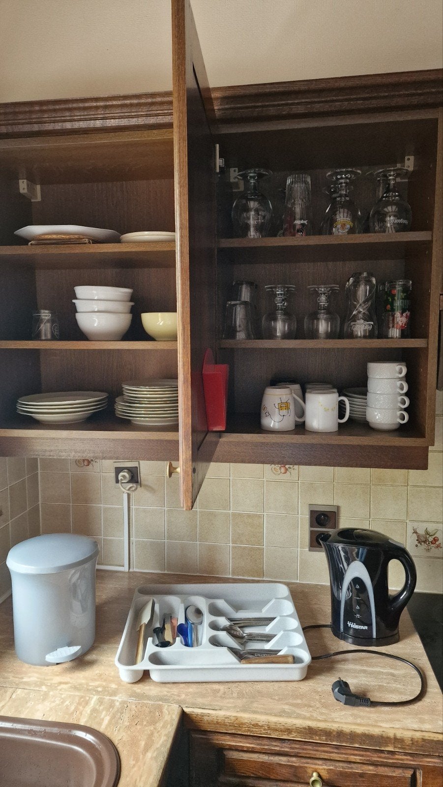 Keukengerief (borden, glazen, tassen, kommen, waterkoker...), Ophalen