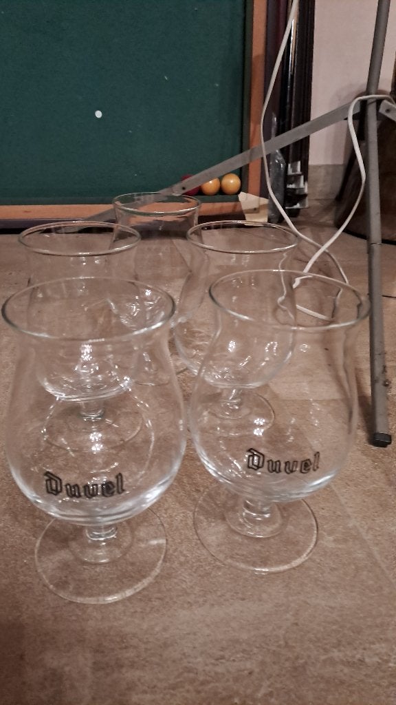 5 Duvel glazen, Ophalen, Duvel