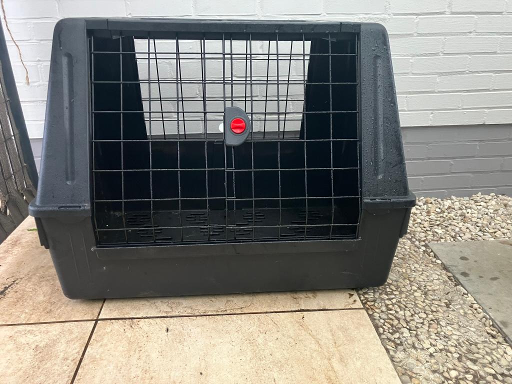 Praktische hondentransportbox voor in de auto, Enlèvement, Comme neuf