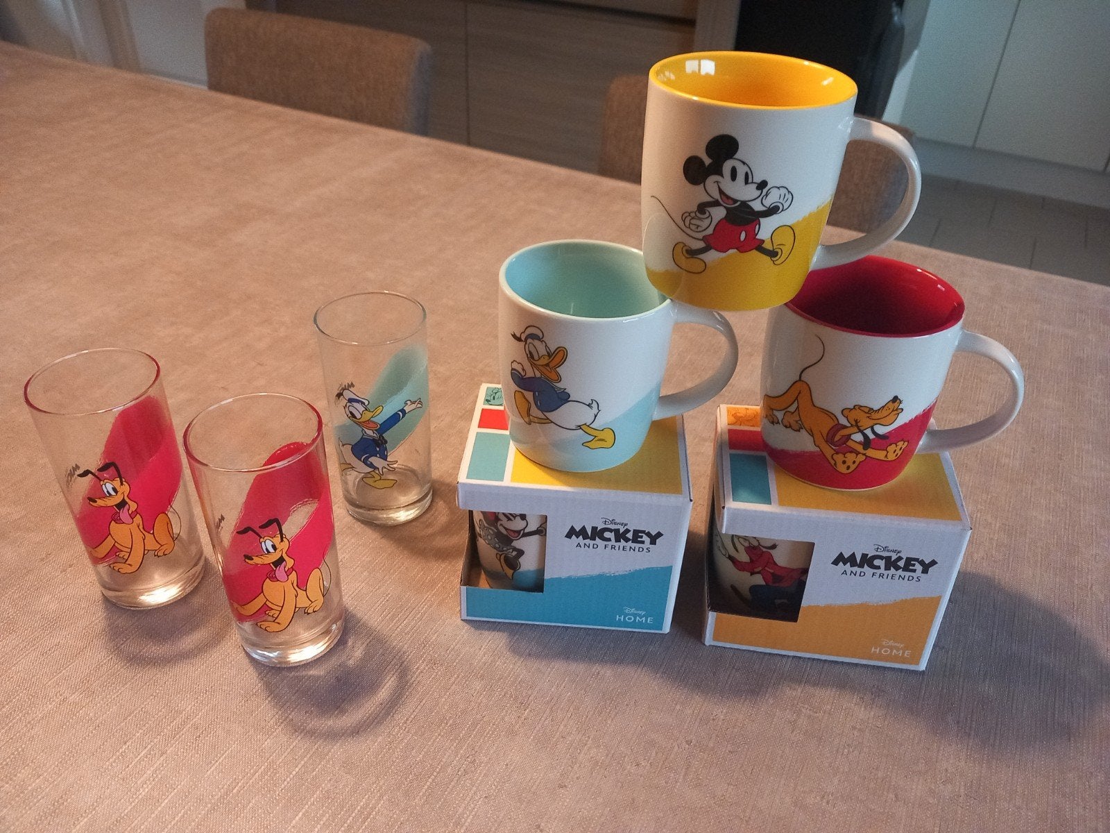 Tassen en glazen van Disney, Verzamelen, Ophalen