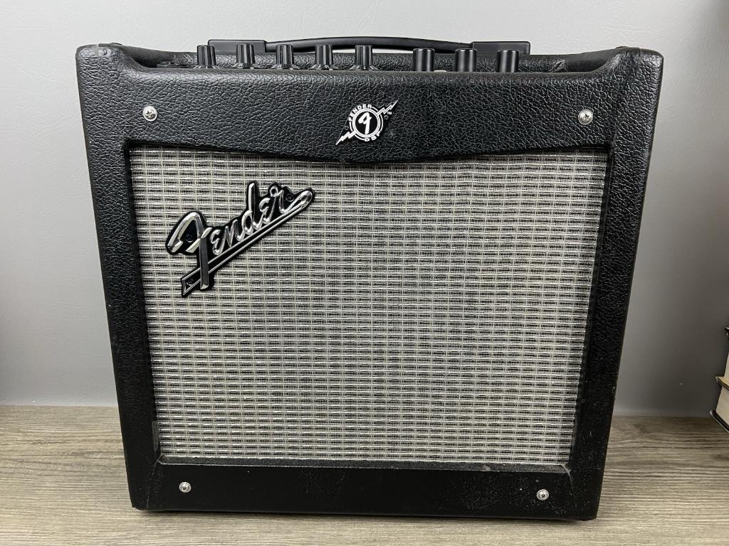 Fender Mustang (RUILEN), Muziek en Instrumenten, Versterkers | Bas en Gitaar, Ophalen, Gebruikt, Gitaar, Minder dan 50 watt