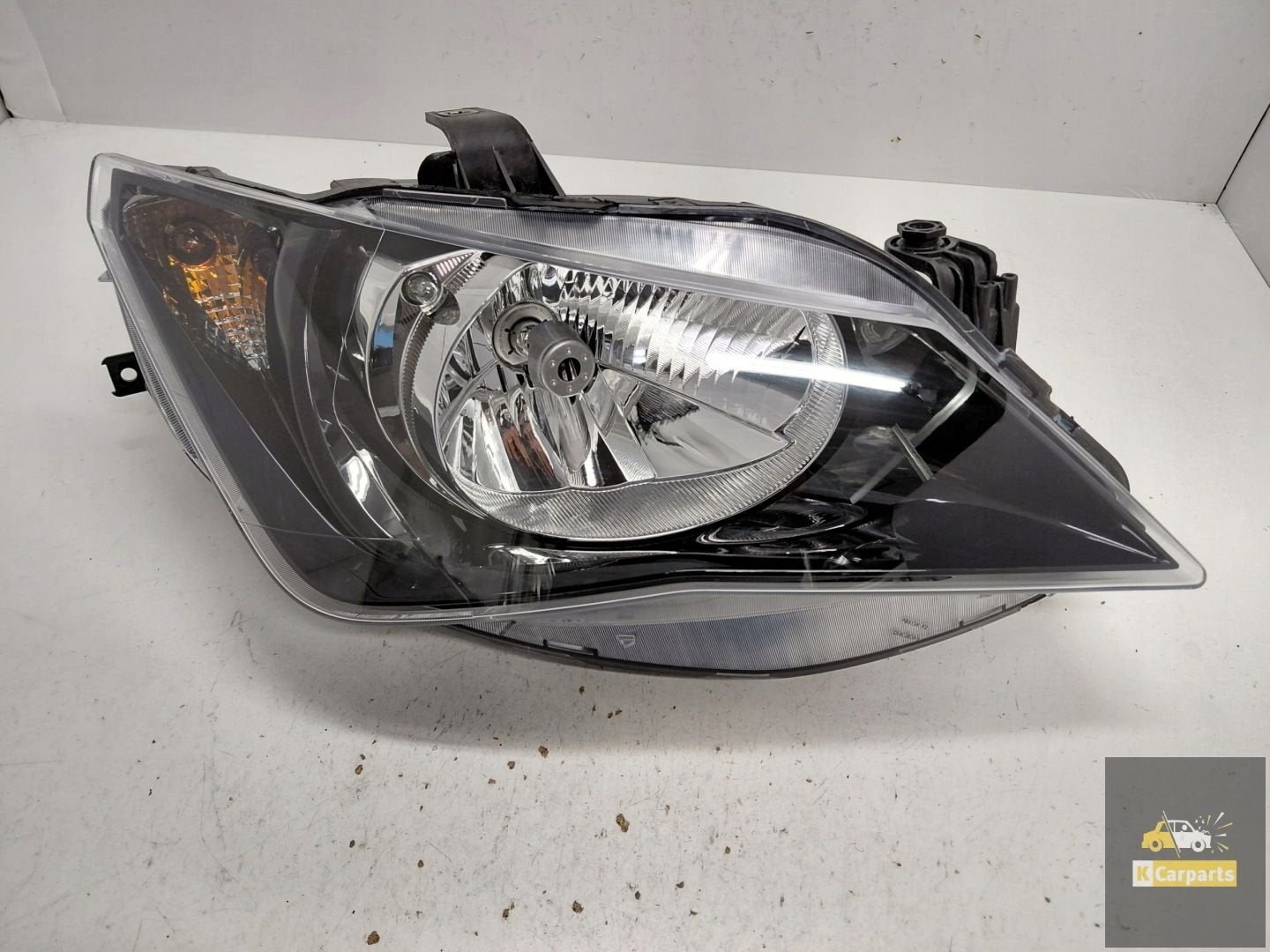 Seat Ibiza 6J Lift Gewoon H4 rechterlamp Perfect NIEUW, Gebruikt, Autovia A-2, Km 585 585
08760  Martorell, ES, SEAT S.A., Customercare@seat.es