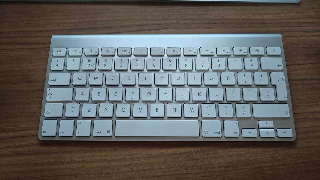 Apple draadloos toetsenbord., Computers en Software, Toetsenborden, Ophalen of Verzenden, Zo goed als nieuw, Draadloos, Apple