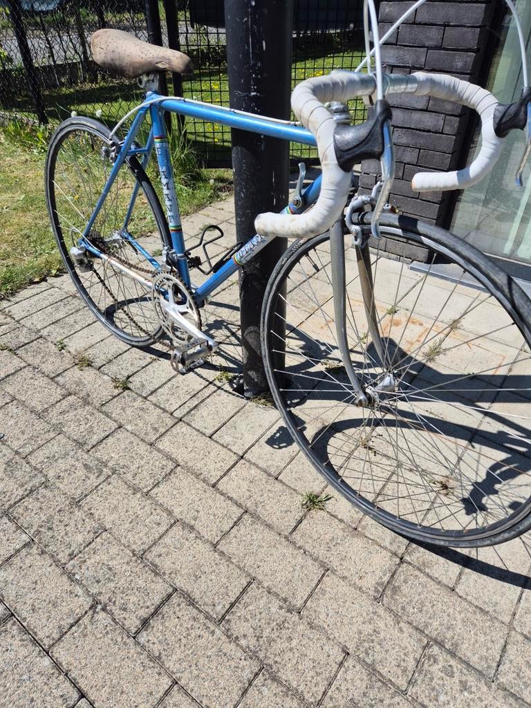 Retro koersfiets diamant  blinkend blauw, Fietsen en Brommers, Ophalen