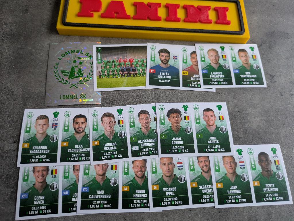 PANINI 11x STICKERS FOOTBALL 2019/20 LOMMEL SK voetbal, Ophalen of Verzenden, Nieuw