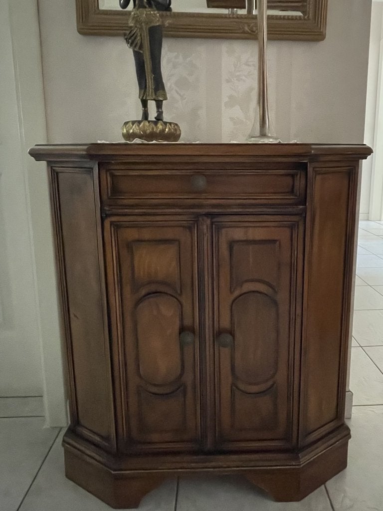 Hall- wandkastje in hout, Ophalen
