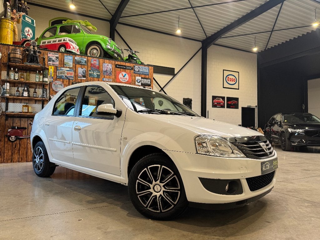 DACIA LOGAN 1.2 BENZINE 95.000 KM TOPSTAAT - GARANTIE -, Voorwielaandrijving, Stof, Zwart, 4 cilinders