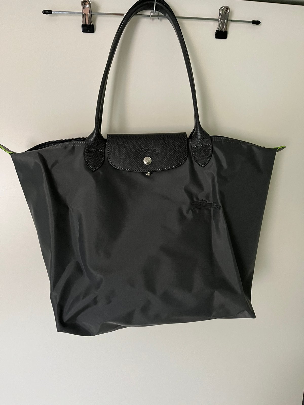 Longchamp Le pliage L tas grijs, Bijoux, Sacs & Beauté, Sacs | Sacs Femme, Enlèvement, Comme neuf, Gris