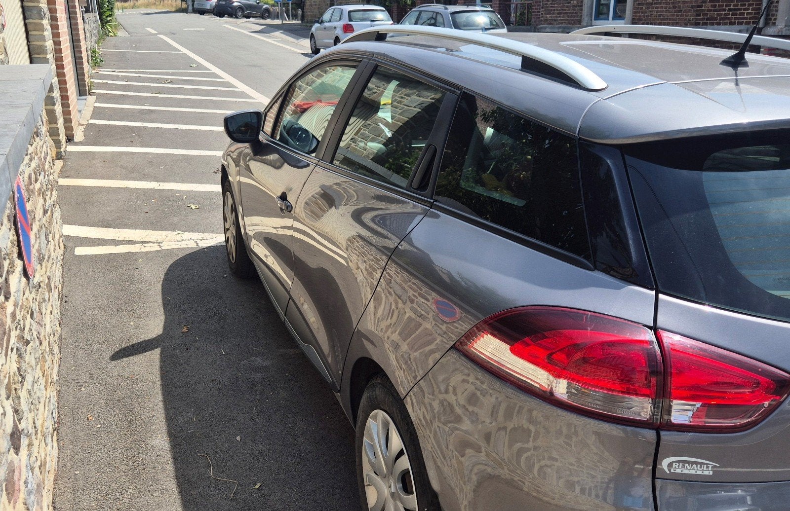 Renault clio break gris , 5 places , 1.5Dci , attelage., Auto's, Renault, Voorwielaandrijving, Euro 5, Stof, Multifunctioneel stuurwiel