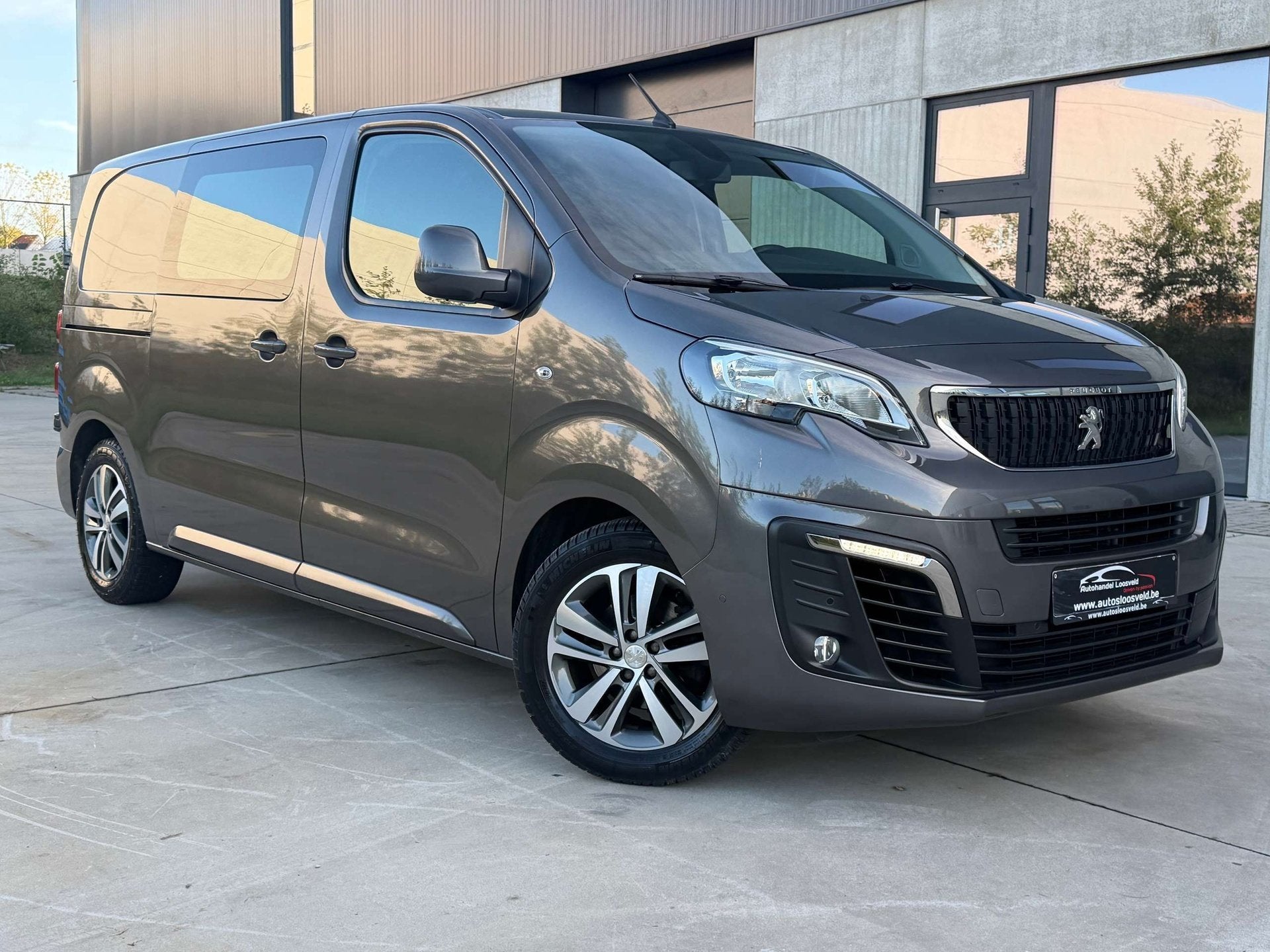 Peugeot Expert 2.0 HDi L2 / 3 Zitplaats/ 150PK/ CARPLAY/ CAM, Auto's, Dealer onderhouden, Gebruikt, 4 cilinders, Bedrijf
