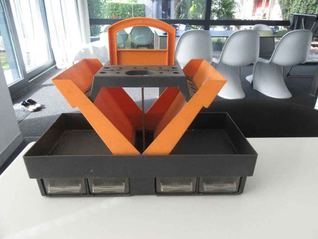 retro werkbakje, Enlèvement