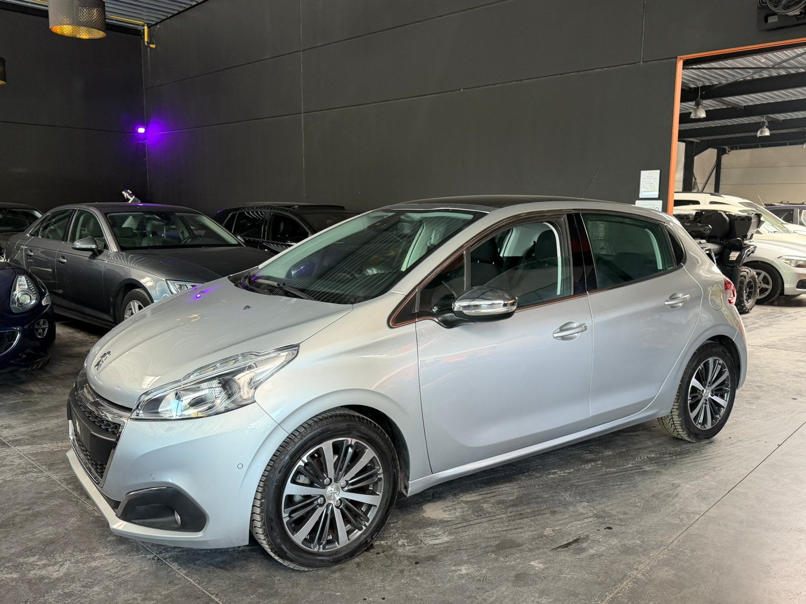 Peugeot 208 1.2 essence automatique/43 000 km/camera, Argent ou Gris, Achat, Euro 6, Entreprise