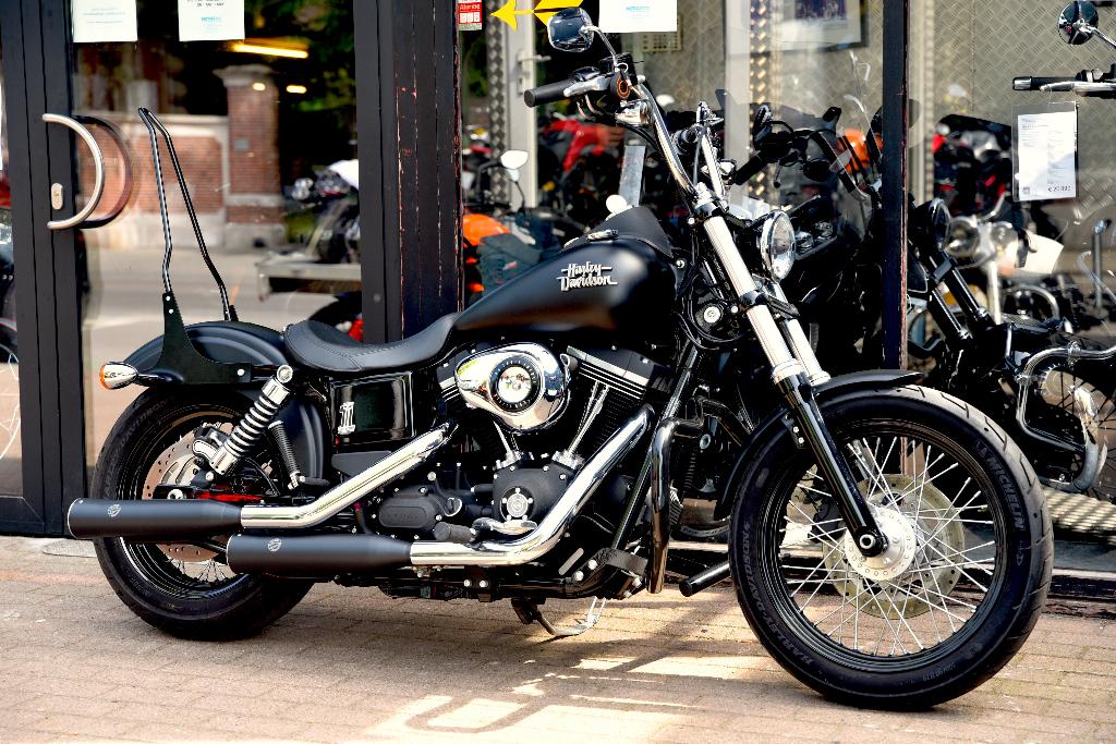 HARLEY DAVIDSON DYNA STREET BOB ***MOTOVERTE.BE***, Motos, Motos | Harley-Davidson, Entreprise, Chopper, 2 cylindres, Occasion