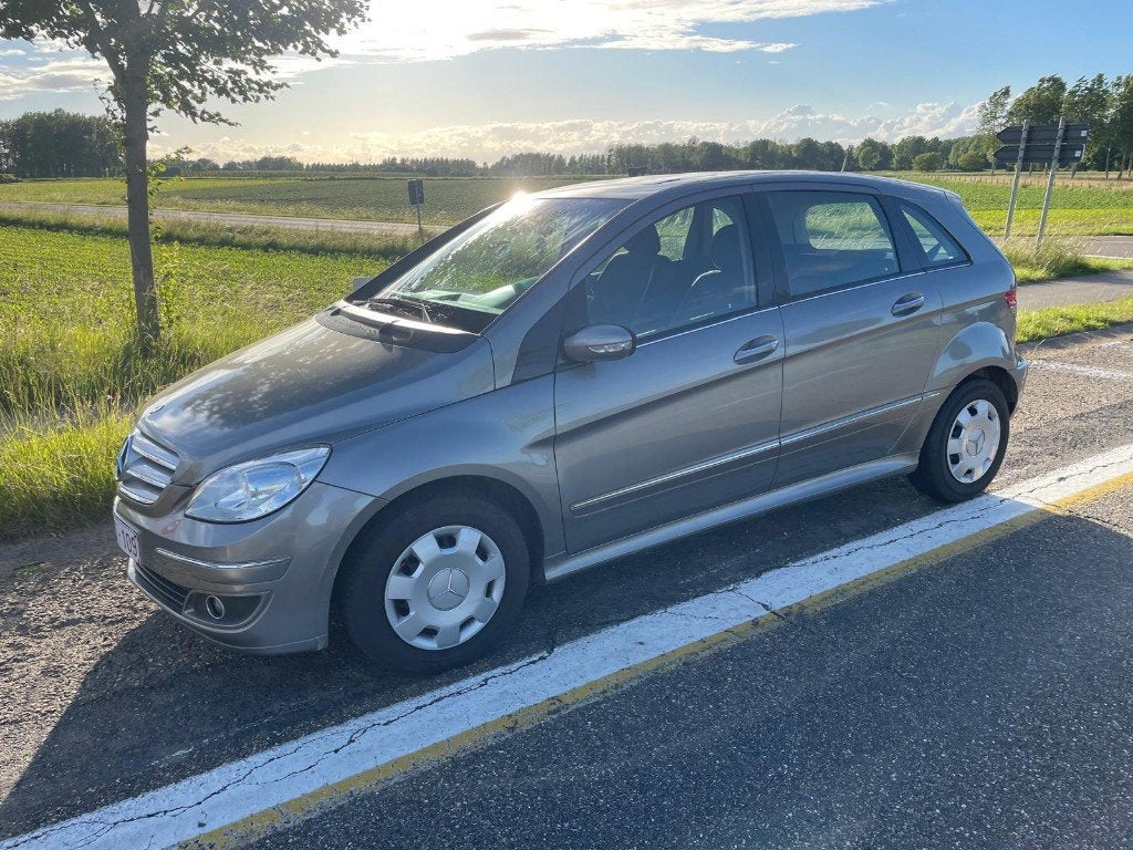 Mercedes, Zwart, 4 cilinders, Leder en Stof, 5 deurs