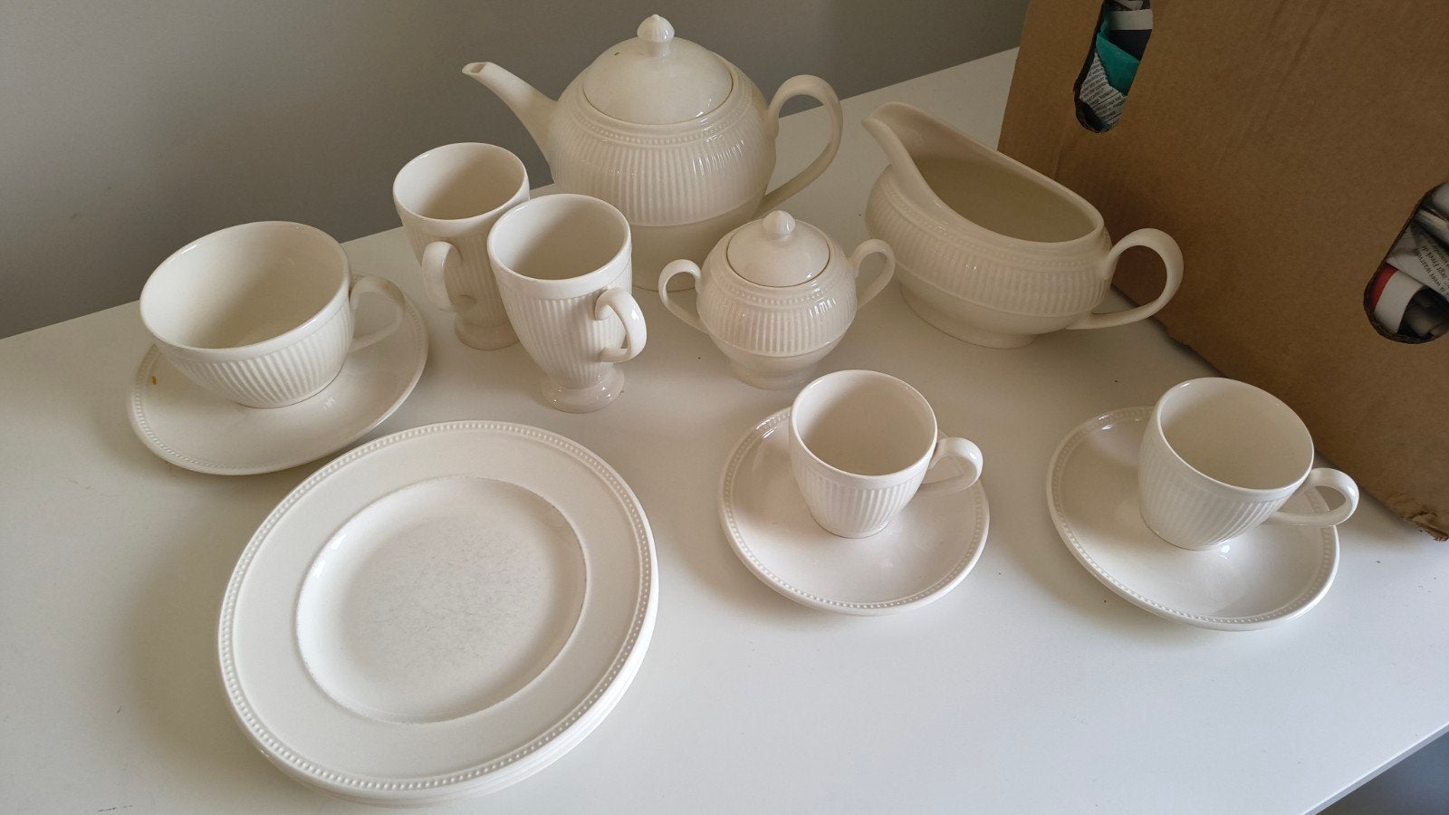 Wedgewood servies, Ophalen